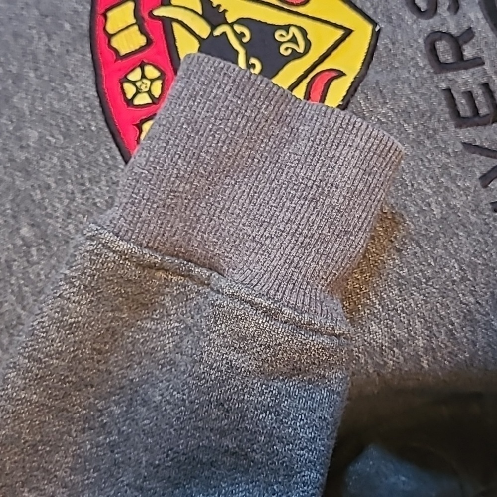 UNIVERSITY OF CALGARY Coat of Arms Motto Crew Sweatshirt, Medicine Faculty - Picture 8 of 14